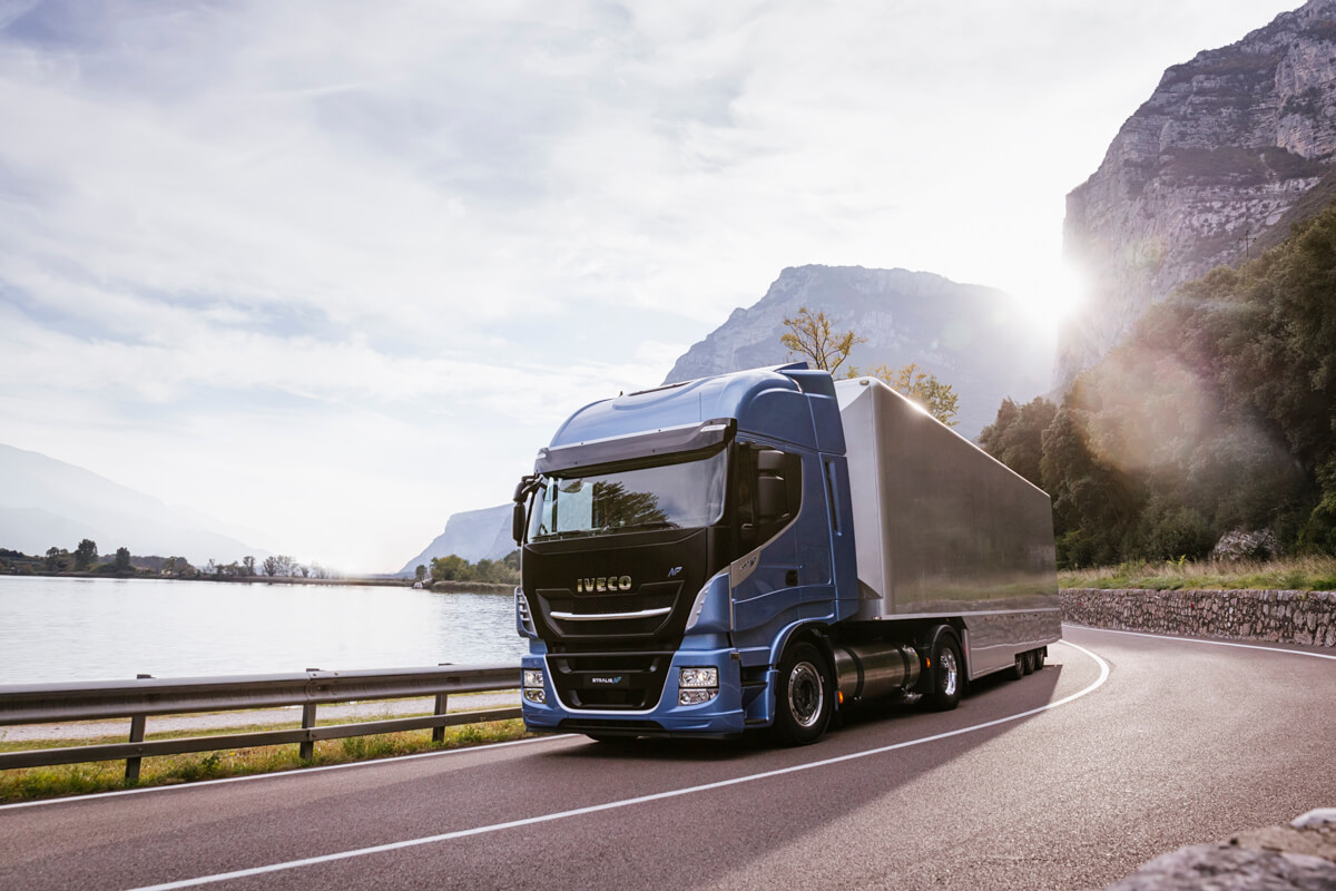 IVECO Poland oraz firma Don Trucking podpisali umowę o współpracy IVECO Poland oraz firma Don Trucking podpisali umowę o współpracy