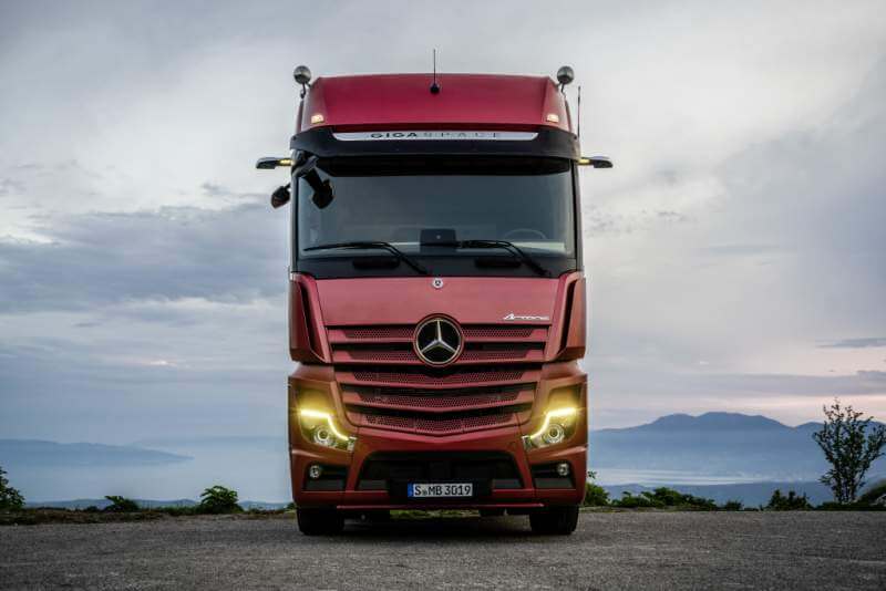 Mercedes-Benz prezentuje nowego Actrosa Mercedes-Benz prezentuje nowego Actrosa