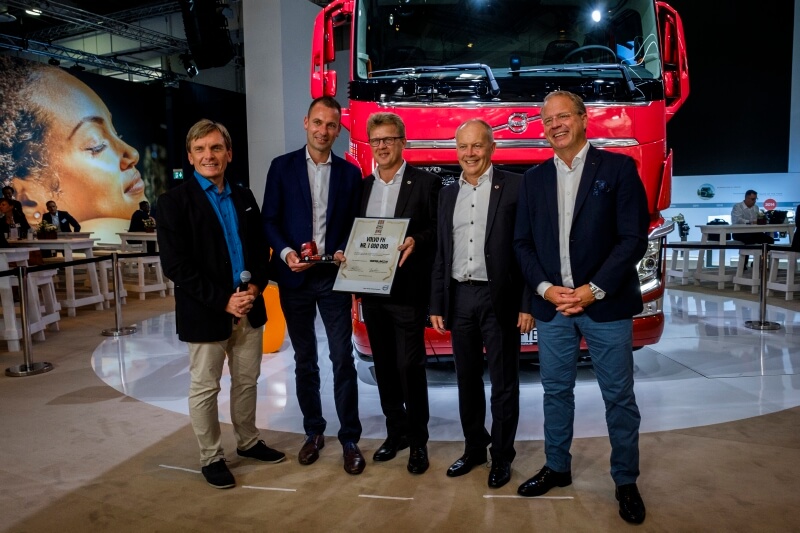 Milionowy egzemplarz Volvo FH tafił w ręce właściciela Milionowy egzemplarz Volvo FH tafił w ręce właściciela