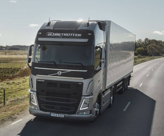 Volvo Trucks oszczędza paliwo dzięki nowym usprawnieniom Volvo Trucks oszczędza paliwo dzięki nowym usprawnieniom