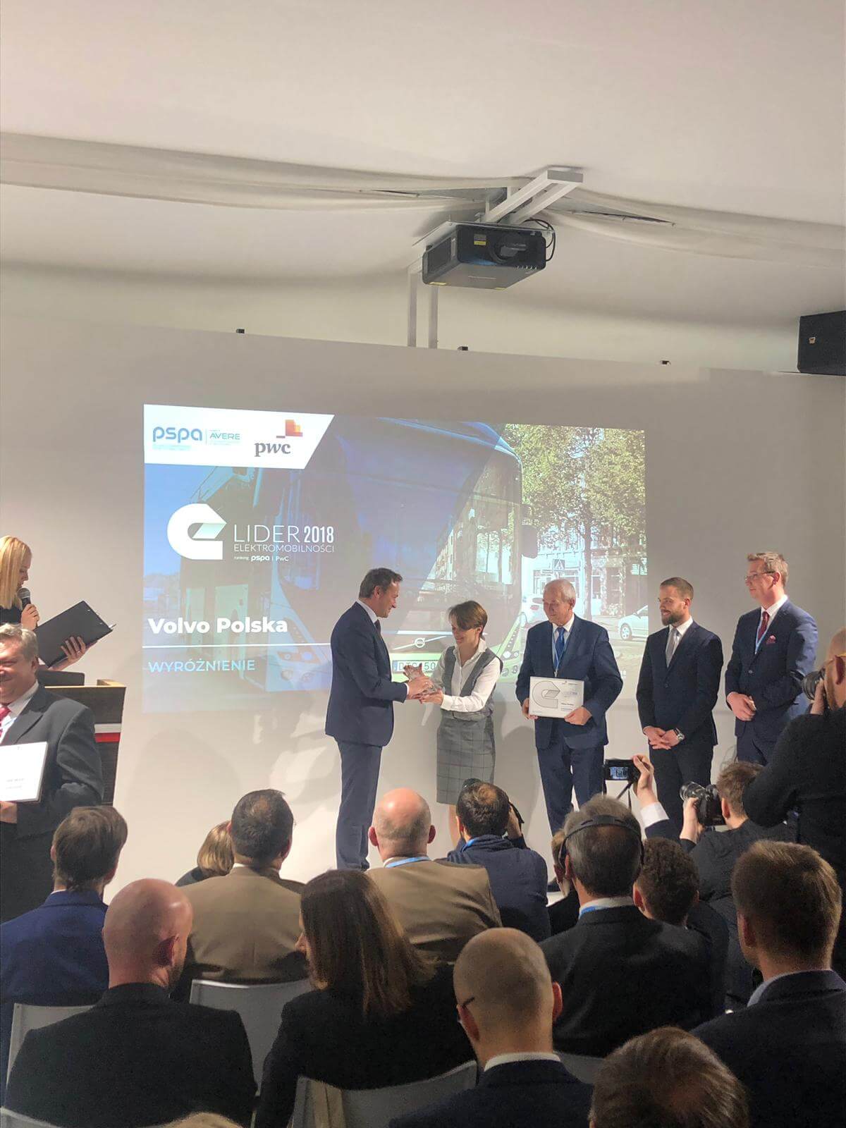 Volvo wśród liderów elektromobilności Volvo wśród liderów elektromobilności