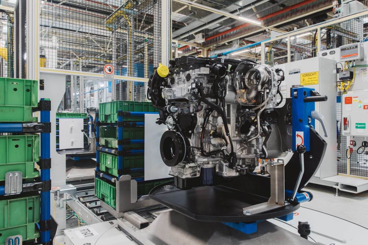 Groupe PSA rozpoczyna produkcję 3 cylindrowego silnika benzynowego Turbo PureTech Groupe PSA rozpoczyna produkcję 3 cylindrowego silnika benzynowego Turbo PureTech
