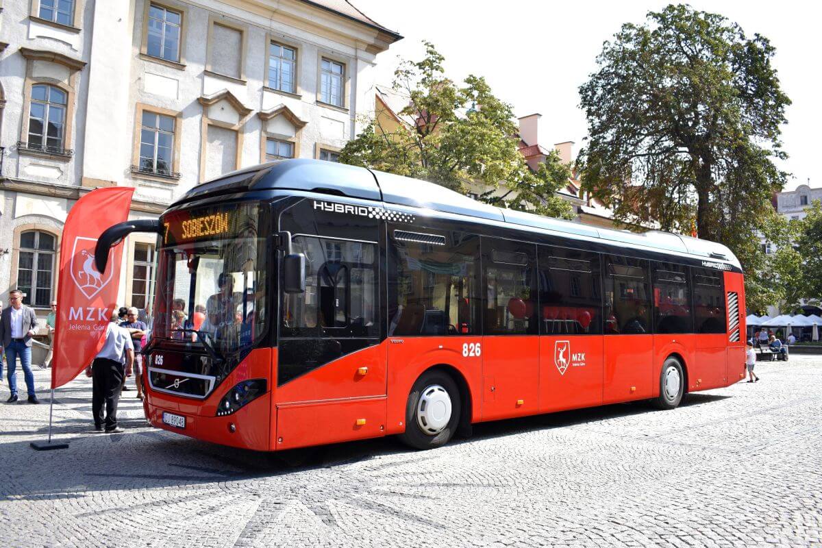 Hybrydowe autobusy Volvo w Jeleniej Górze Hybrydowe autobusy Volvo w Jeleniej Górze