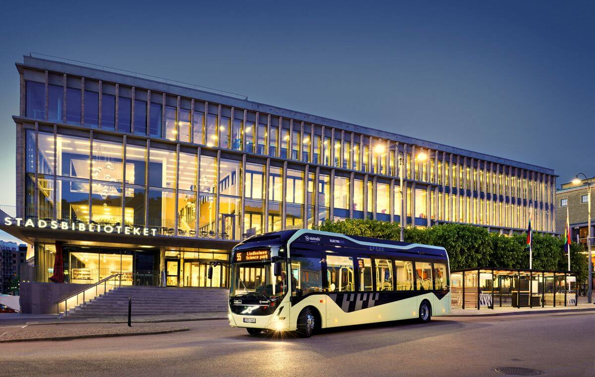 Elektryczne autobusy Volvo jako mobilne biblioteki w mieście Göteborg Elektryczne autobusy Volvo jako mobilne biblioteki w mieście Göteborg