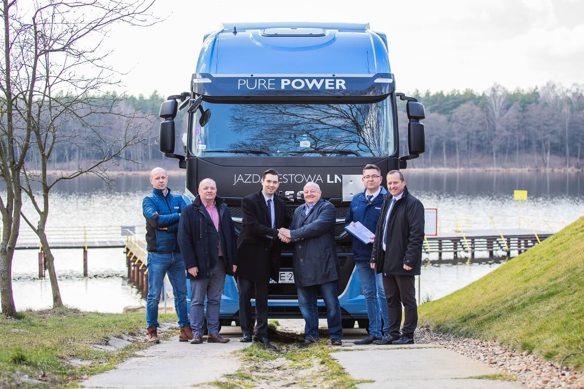 20 ciągników IVECO Stralis NP dla PUH Export-Import Adam Lipiński 20 ciągników IVECO Stralis NP dla PUH Export-Import Adam Lipiński