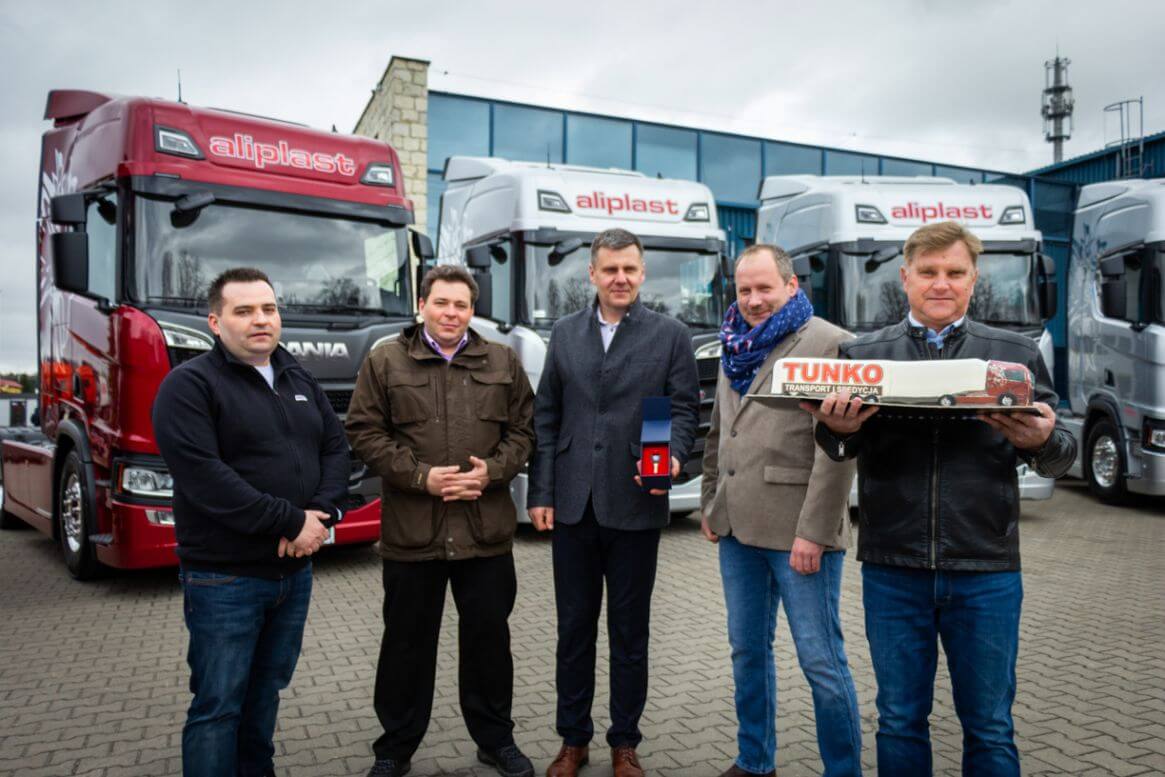 20 nowych ciągników Scania w firmie Tunko