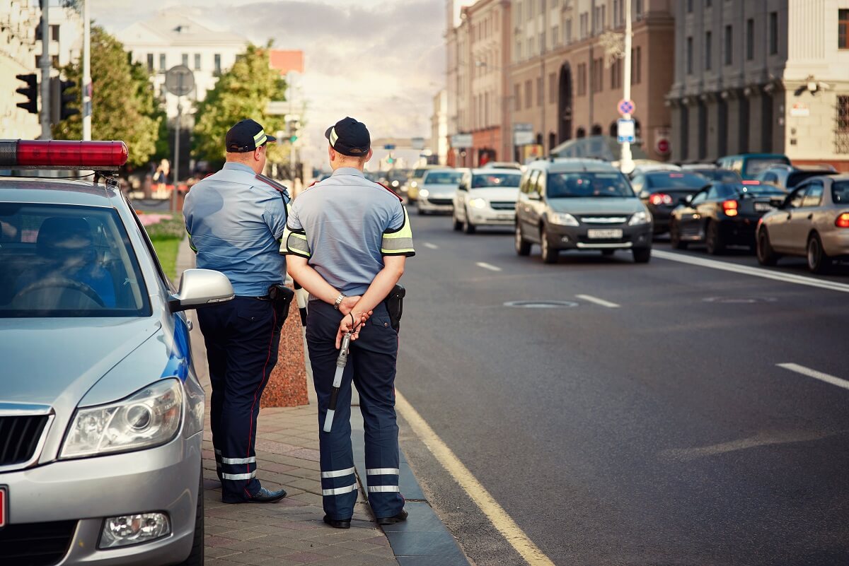 Kontrola drogowa w Polsce – obowiązkowe dokumenty i procedury Kontrola drogowa w Polsce – obowiązkowe dokumenty i procedury