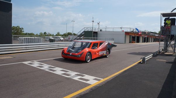 Bridgestone po raz trzeci wspiera studentów z Lodz Solar Team Bridgestone po raz trzeci wspiera studentów z Lodz Solar Team