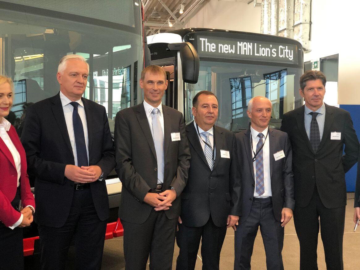 Fabryka MAN Bus w Starachowicach gościła Wicepremiera Jarosława Gowina Fabryka MAN Bus w Starachowicach gościła Wicepremiera Jarosława Gowina