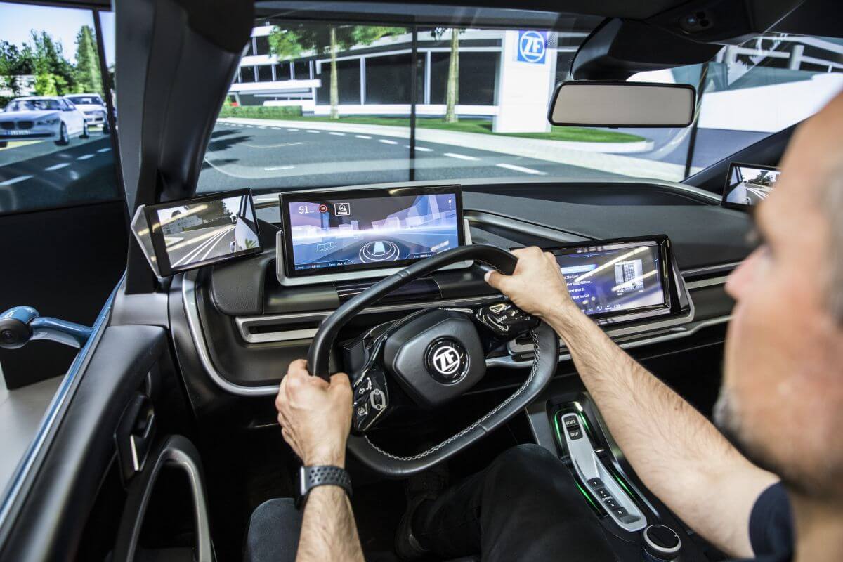 Dzięki technologii ZF ludzie i systemy elektroniczne mogą porozumiewać się bez słów Dzięki technologii ZF ludzie i systemy elektroniczne mogą porozumiewać się bez słów