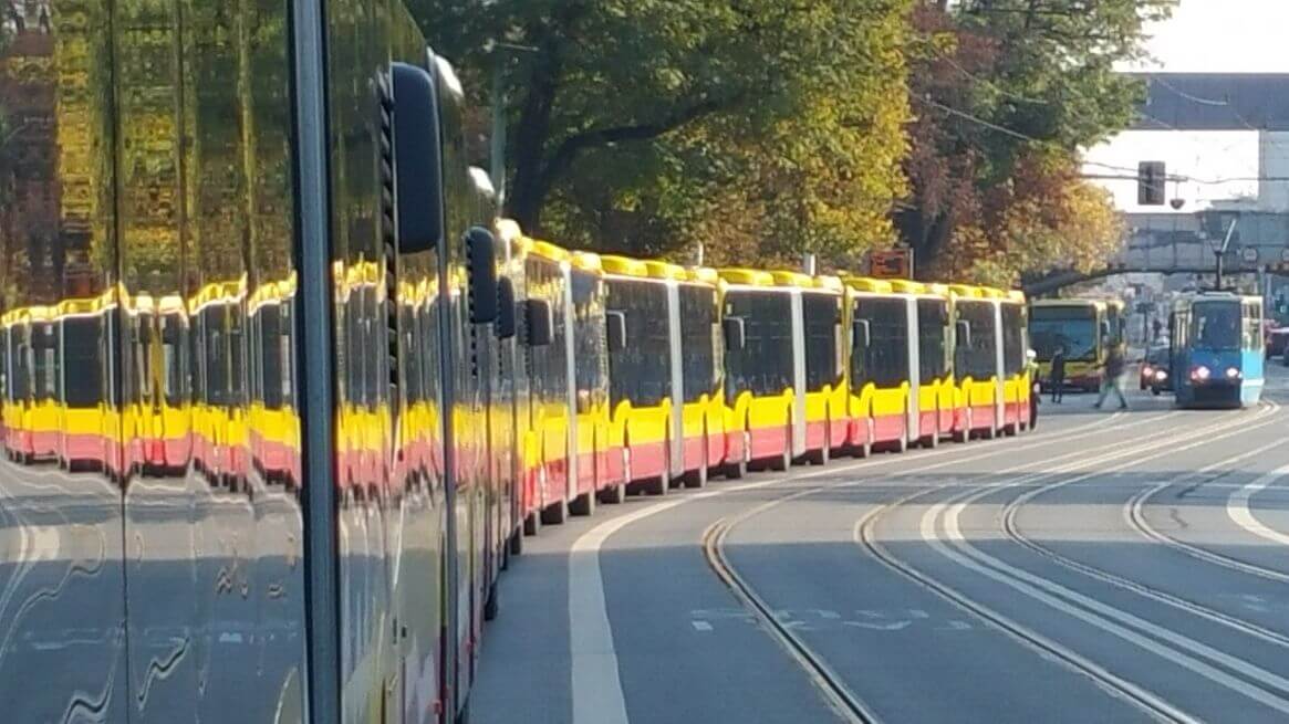 Wrocław odbiera kolejne 50 nowych Mercedesów. Wrocław odbiera kolejne 50 nowych Mercedesów.