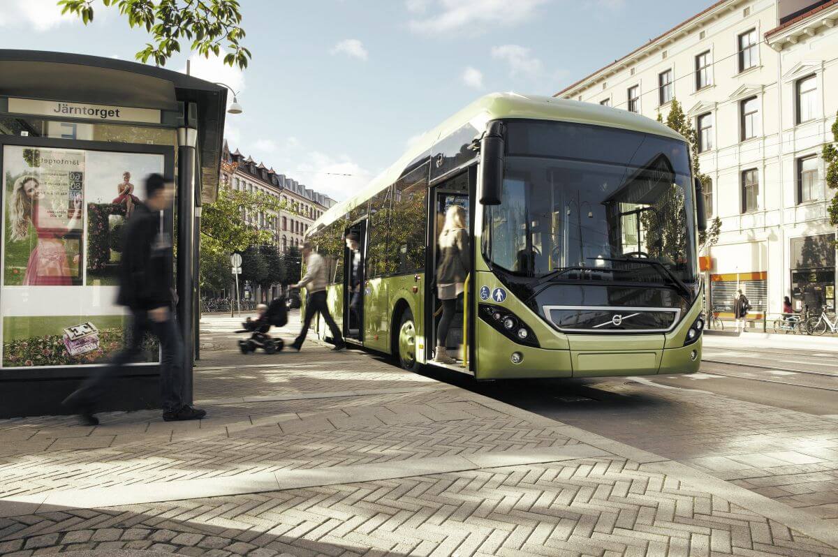 Volvo usprawnia autobusy hybrydowe Volvo usprawnia autobusy hybrydowe