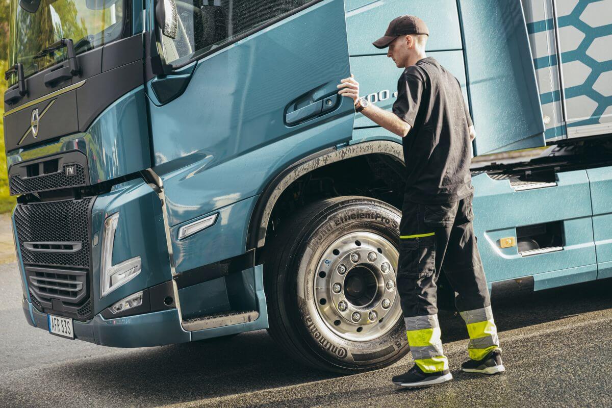 Volvo wprowadza nową generację samochodów ciężarowych o wysokiej ładowności Volvo wprowadza nową generację samochodów ciężarowych o wysokiej ładowności