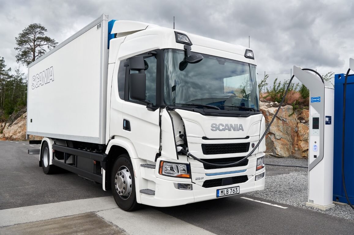 Scania przedstawia zelektryfikowane ciężarówki