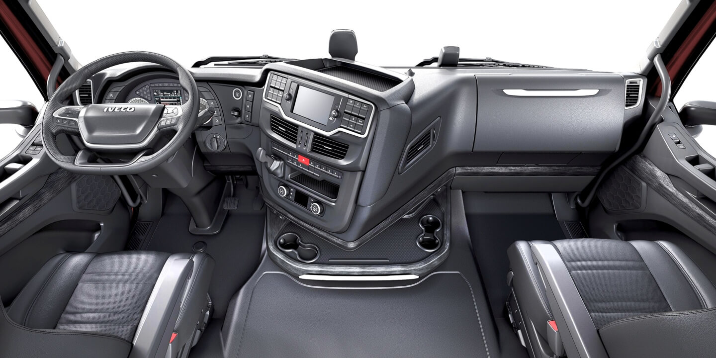 Systemom wspomagającym jazdę towarzyszą usługi Iveco ON. W połączeniu z dopracowanymi konstrukcyjnie pojazdami S-Way gwarantują utrzymanie wysokiej dyspozycyjności i trwałą redukcję TCO. (Fot. Iveco)