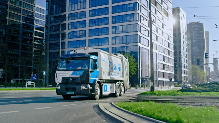 Renault pierwsze w Polsce Renault pierwsze w Polsce