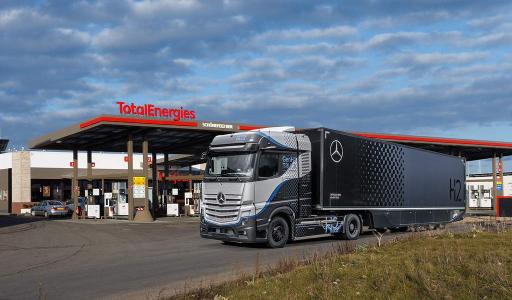 Daimler Truck i TotalEnergies rozwijają infrastrukturę wodorową Daimler Truck i TotalEnergies rozwijają infrastrukturę wodorową