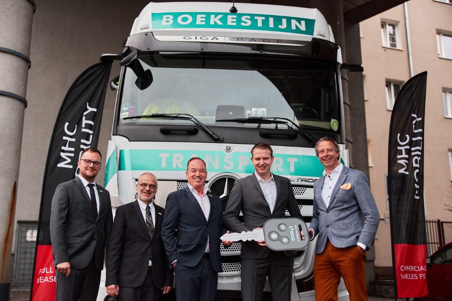 MHC Mobility i Boekestijn Transport podpisały kontrakt na wynajem 150 Mercedesów