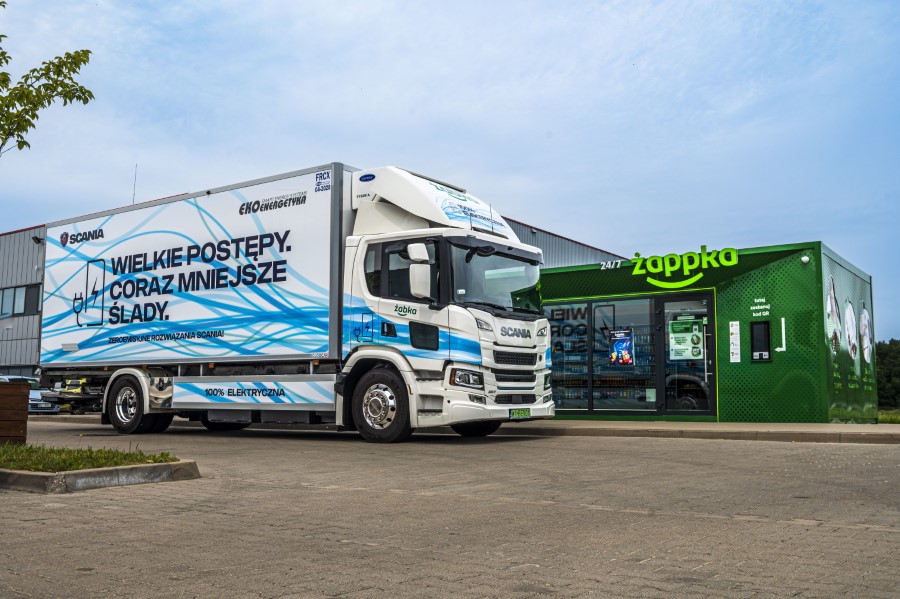 Żabka testuje elektryczną Scanię