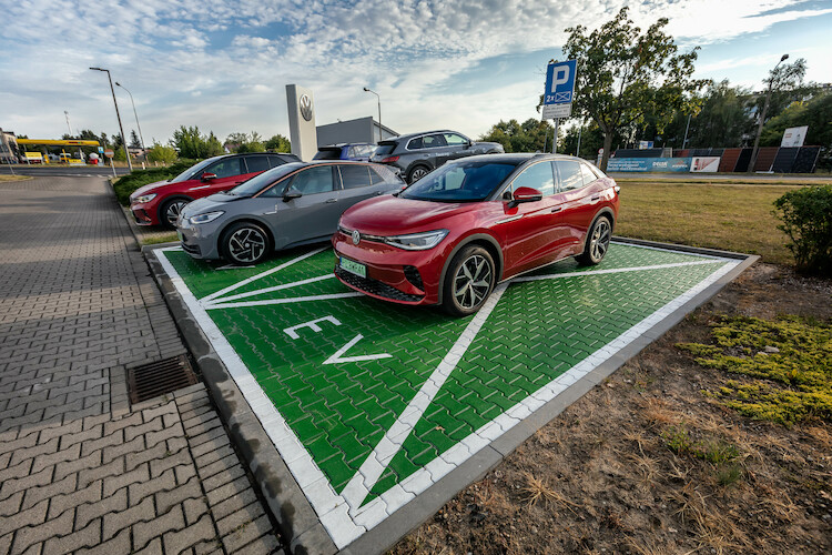 Ładowarki u dilerów Volkswagena