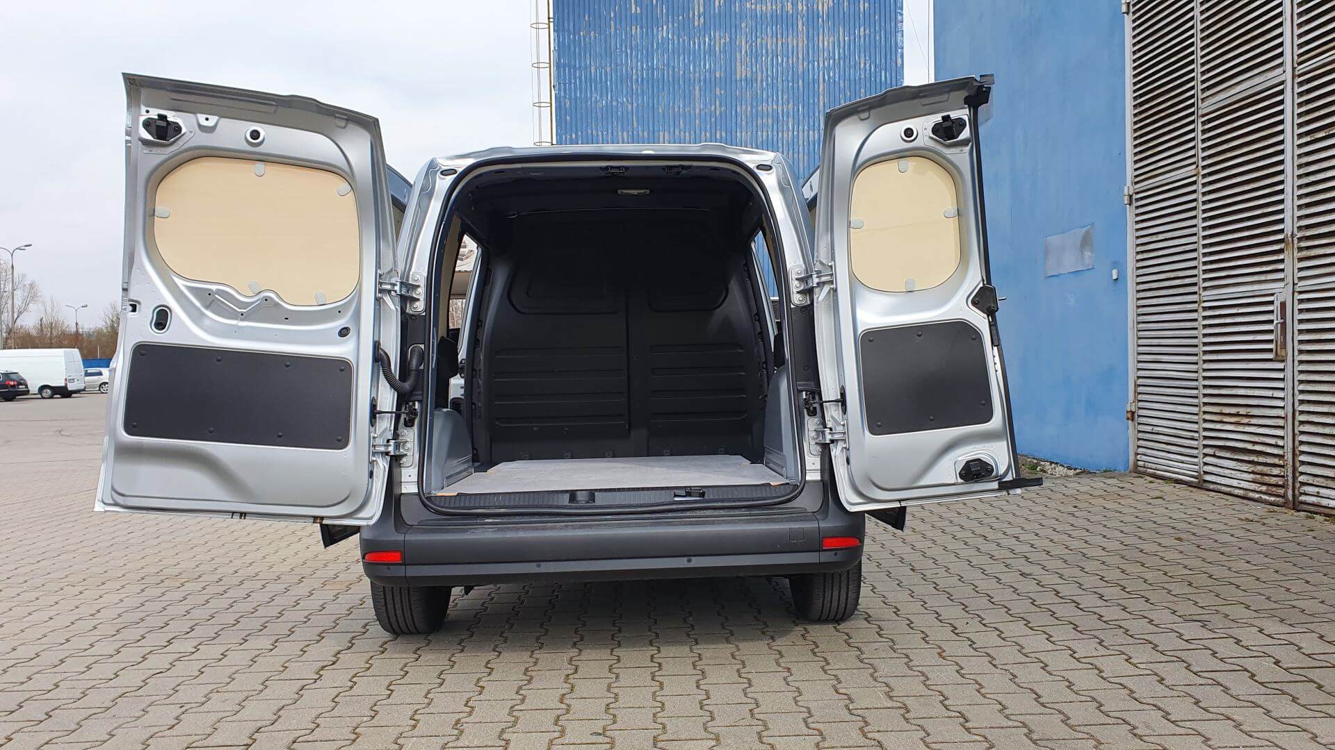 Mniej dostawczych w 2022