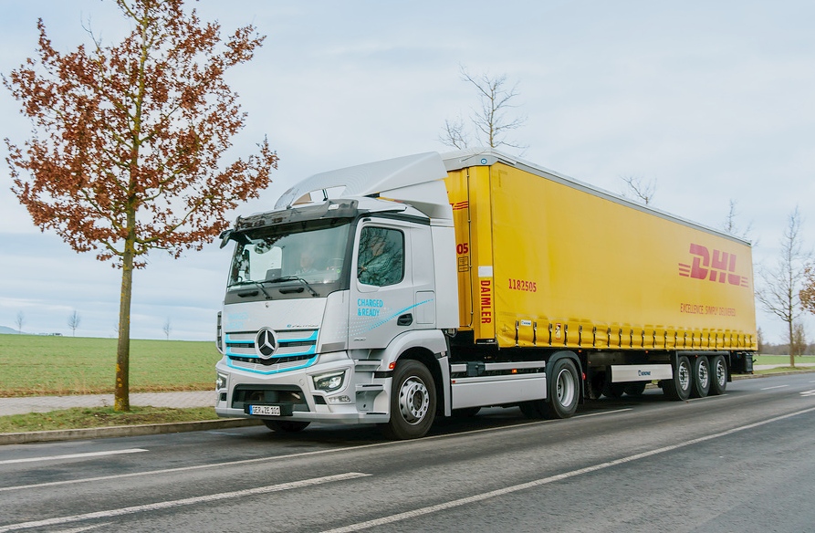 DHL Freight testuje elektryczny ciągnik Mercedes-Benz eActros 300