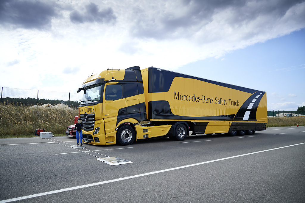 Active Brake Assist już w milionie pojazdów Daimler Truck