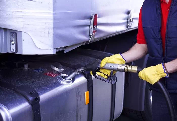 Największa podwyżka diesla od listopada 2023. Co dalej z cenami paliw?