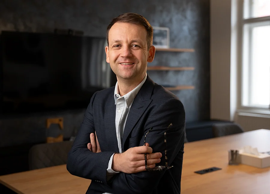 Cena ropy przebiła psychologiczną barierę. Kiedy podrożeją paliwa?