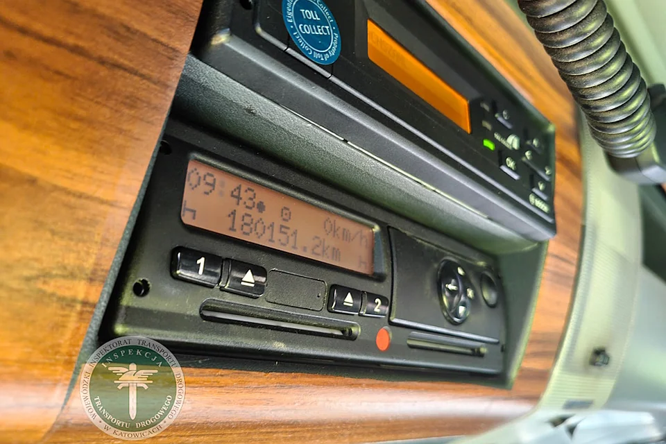 Nie wymienili tachografu na czas – łącznie 16 tysięcy złotych kary Nie wymienili tachografu na czas – łącznie 16 tysięcy złotych kary