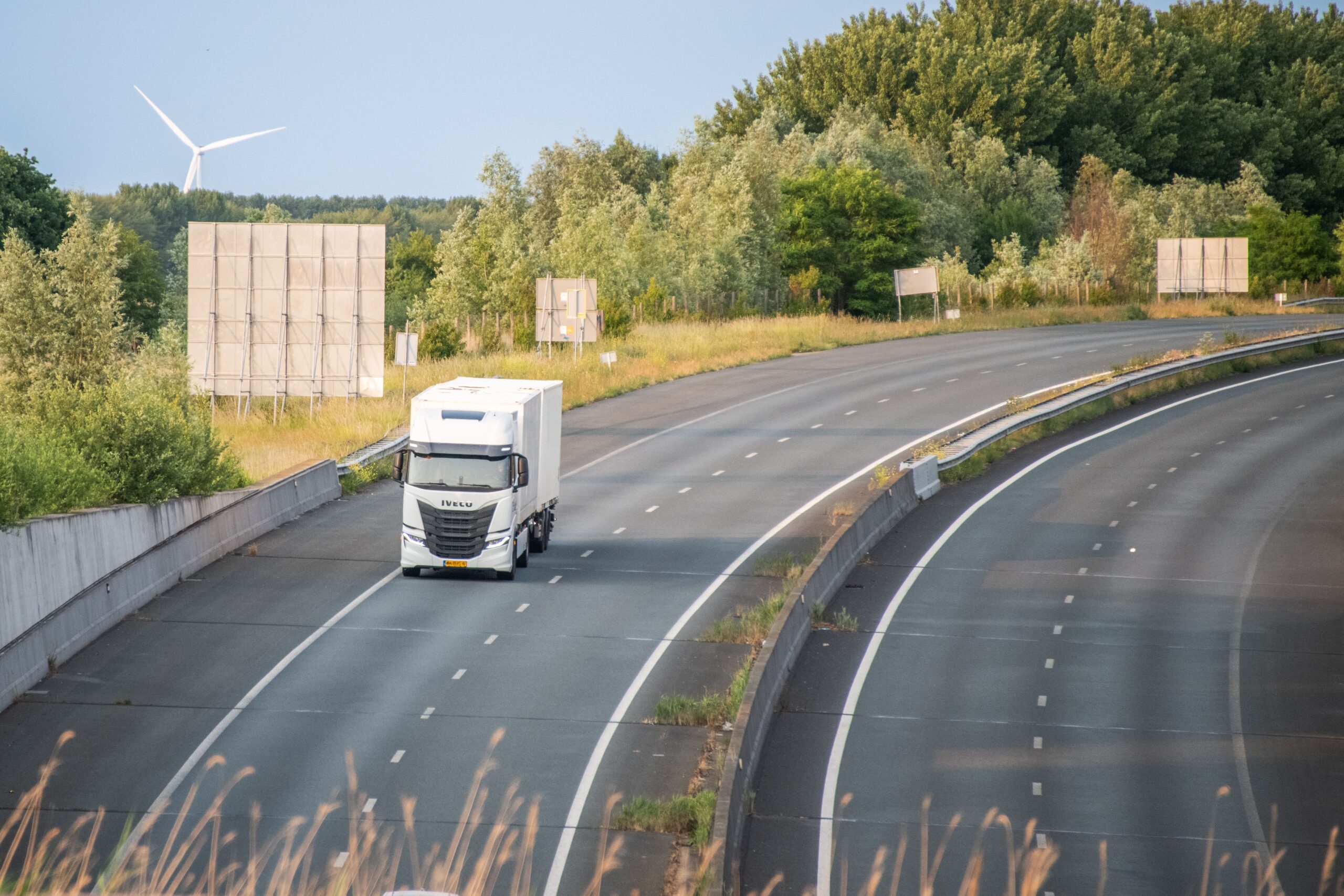 Green Compact 2026. Ankieta IRU dla transportu drogowego