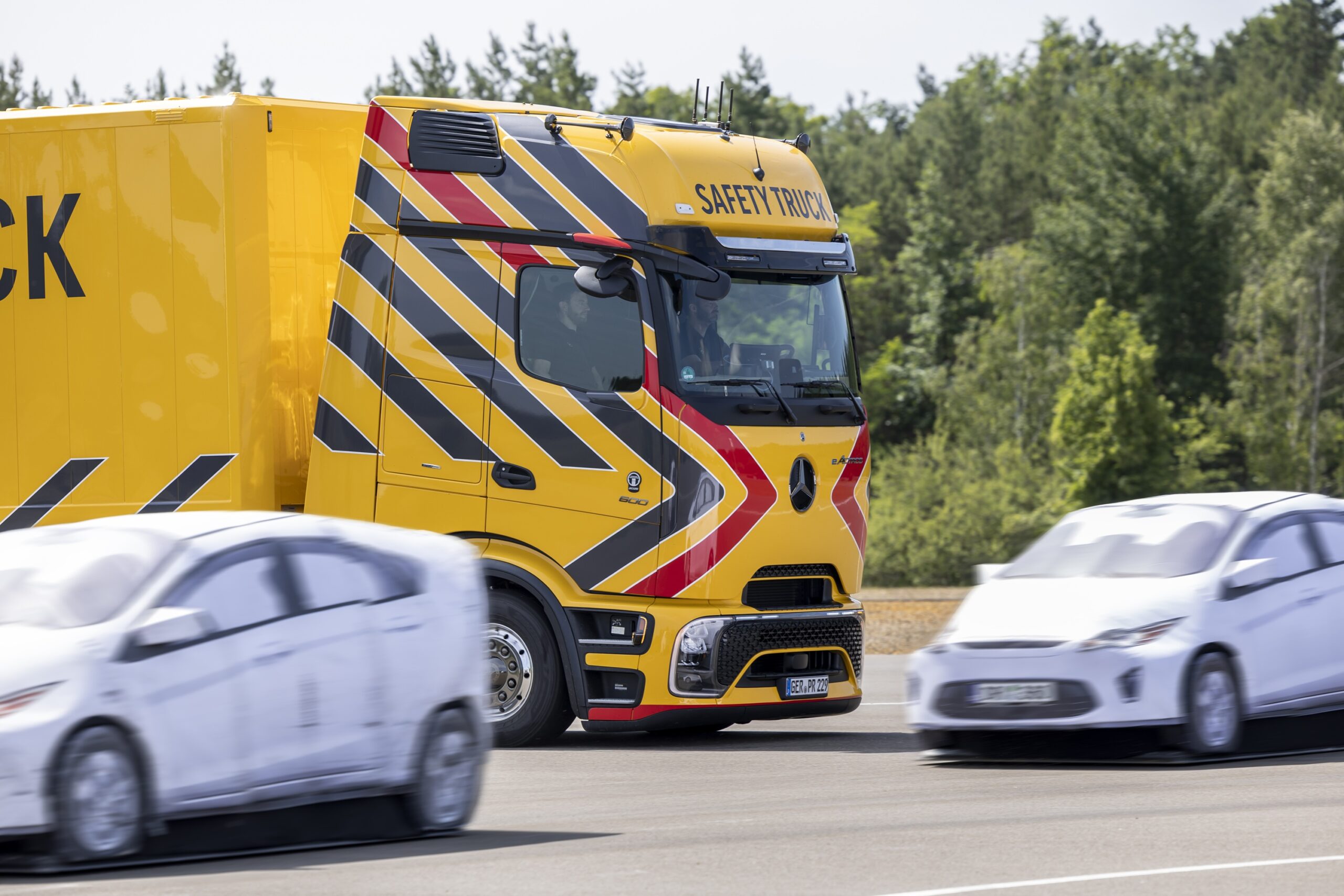 Mercedes-Benz Actros: wszystko pod kontrolą Mercedes-Benz Actros: wszystko pod kontrolą